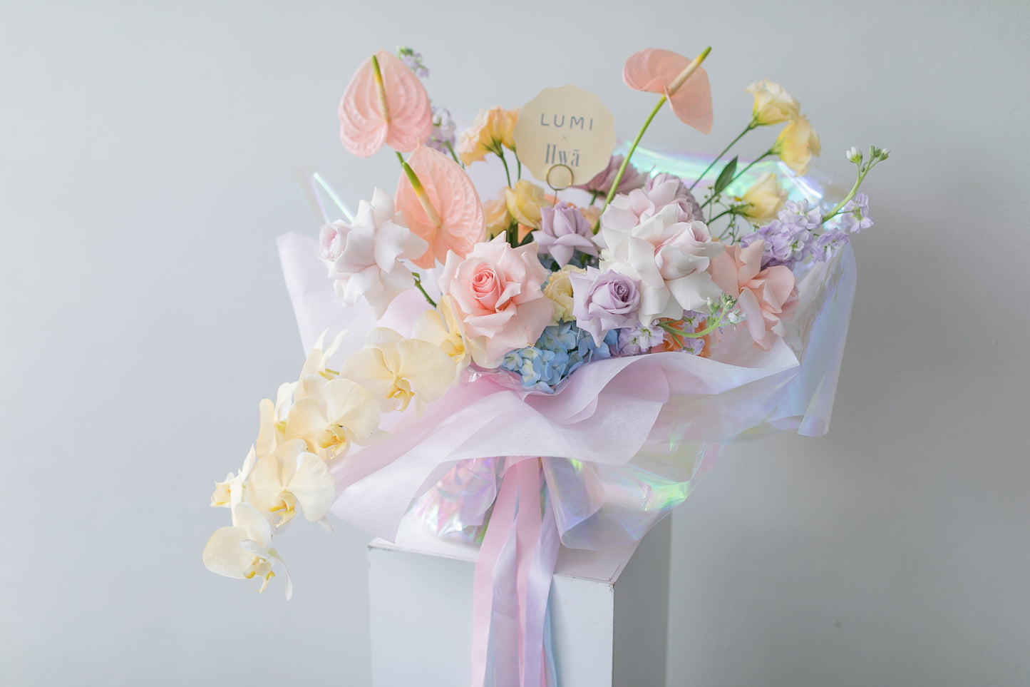 Lumi x Hwā Holographic Bouquet